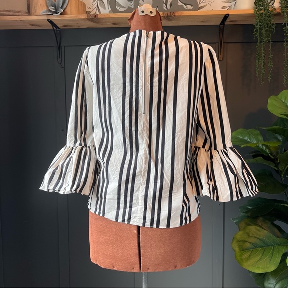 Alice + Olivia Bernice Variegated Stripe Top size small - Picture 6 of 9